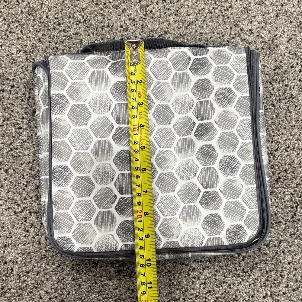 Thirty-One Hanging Traveler Case